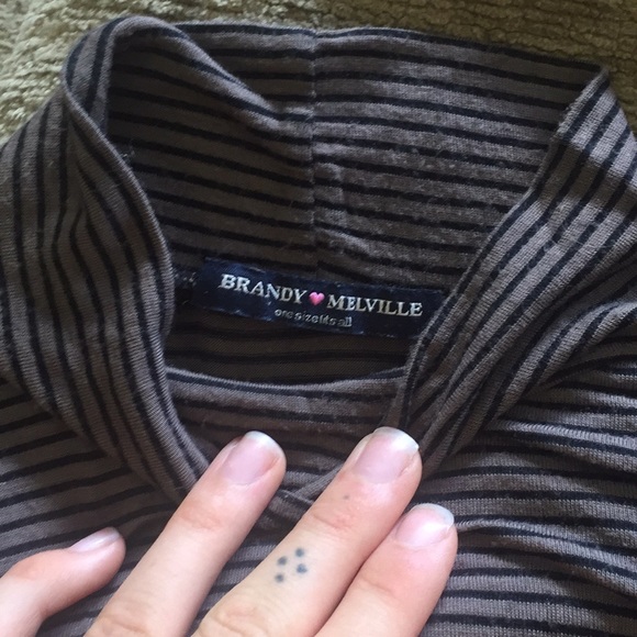 Brandy Melville striped cropped turtleneck - Picture 2 of 3